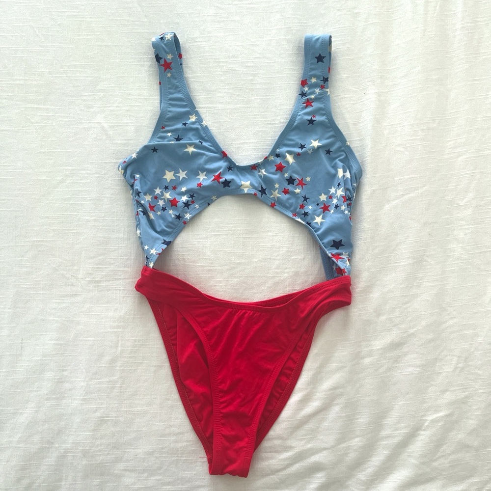 Dippin’ Daisy’s patriotic one piece 🇺🇸